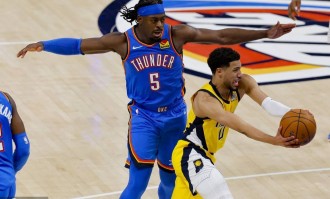 当多尔特对位哈里伯顿时 后者命中率20%仅有4次助攻