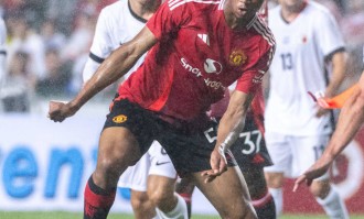 曼联夏窗雷霆出击！库尼亚+姆贝莫双重引援震撼英超