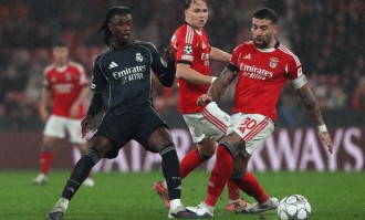 西甲军团竟在欧冠末轮近乎全军覆没？目睹皇马、马竞等豪强接连翻船，仅有巴萨如孤舟闯过惊涛。