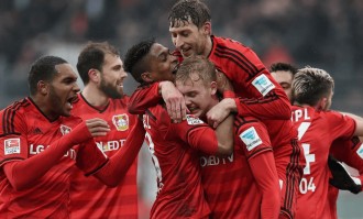 欧冠焦点战：勒沃库森VS纽卡斯尔联——攻防博弈下的胜负天平