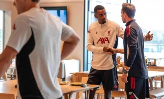 利物浦官方晒照，伊萨克完成在俱乐部的首次训练