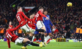 英超回顾：真要复兴了！5000万预算花出2亿的效果，曼联这个转会窗真成熟了