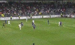 2-1，40岁C罗腾空转体180度庆祝：利剑出鞘，率队逆转法甲劲旅