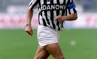 世界足坛历史十大前场自由人排名：绿茵场的无界艺术与战术革命！